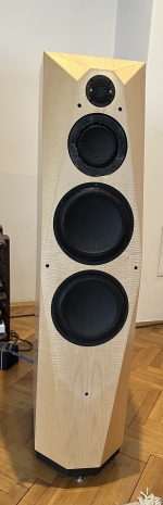 Avalon Acoustics Compas Maple